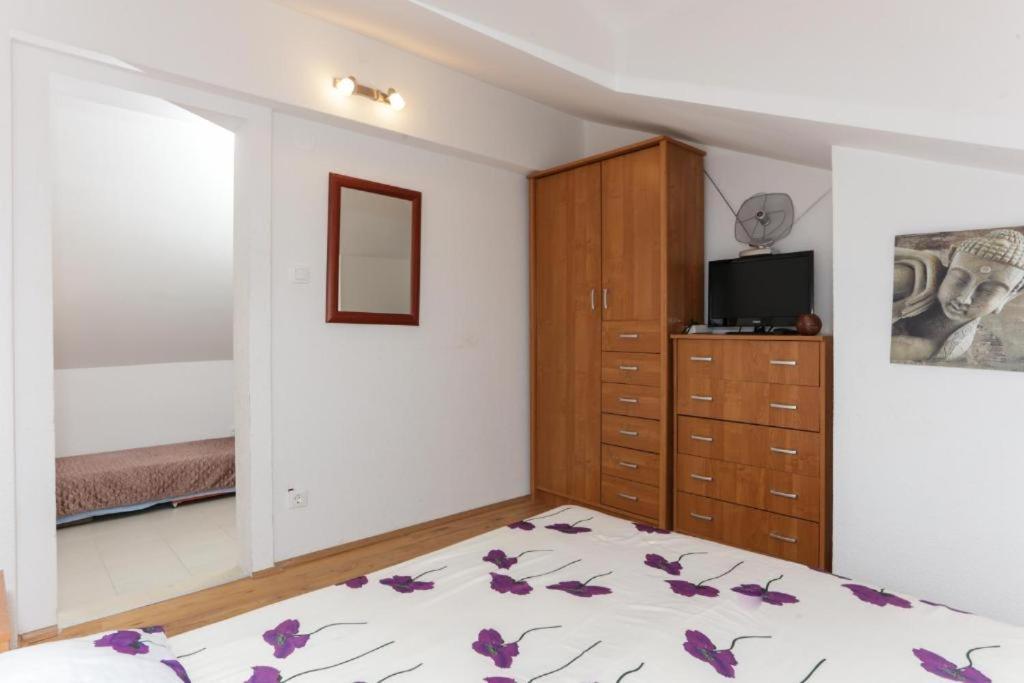 City Center Apartment Larica Дубровник Екстериор снимка
