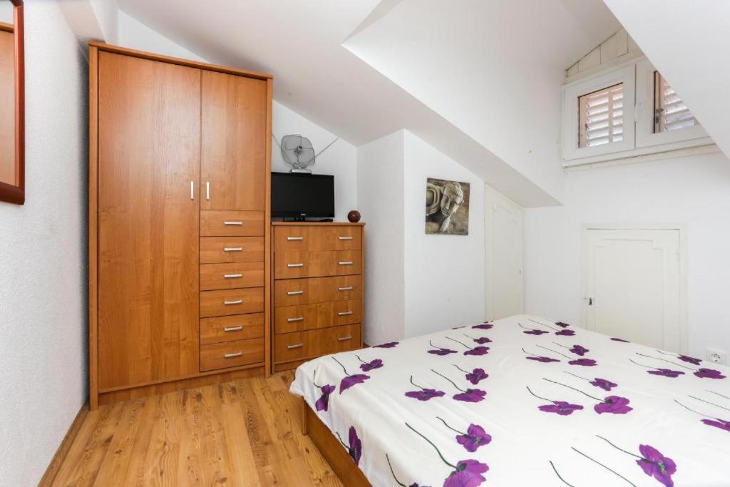City Center Apartment Larica Дубровник Екстериор снимка